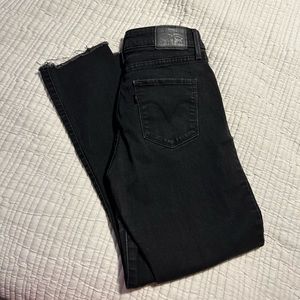 Classic Mid Rise Skinny Levi Jeans